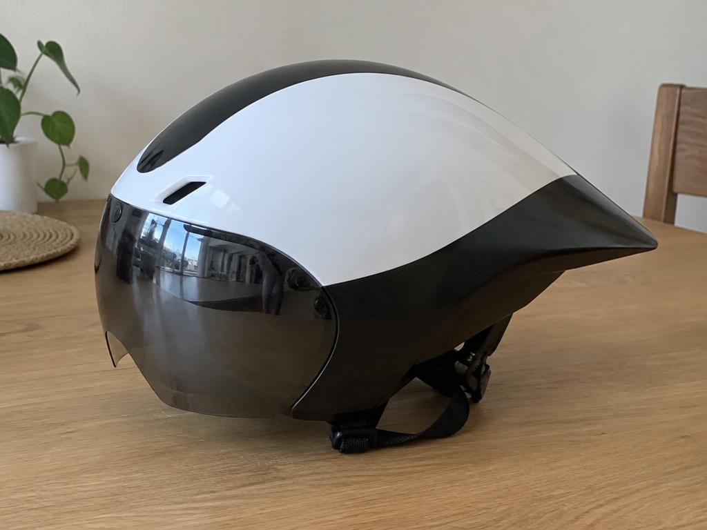 Capacete aero triatlo com viseira